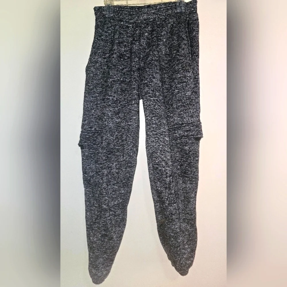 EUC - Men's Gray Cougar Sport Jogger Pants - L